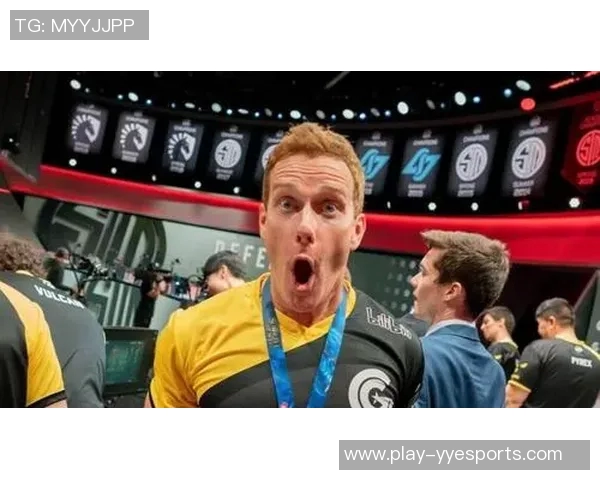 FPX战队在S15LOL赛季中的反击策略与CSGO热点分析探讨